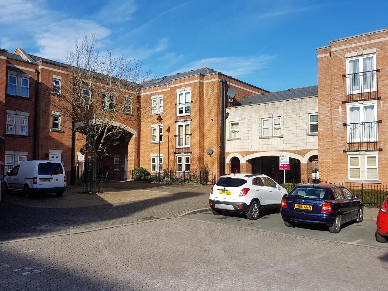 Godwin Court Apartments Swindon Zewnętrze zdjęcie